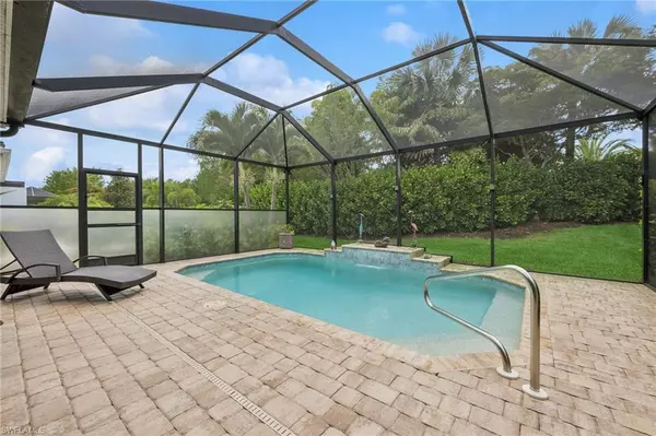 14947 Edgewater CIR, Naples, FL 34114