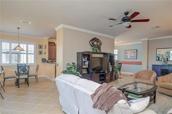 10498 Smokehouse Bay DR 202, Naples, FL 34120