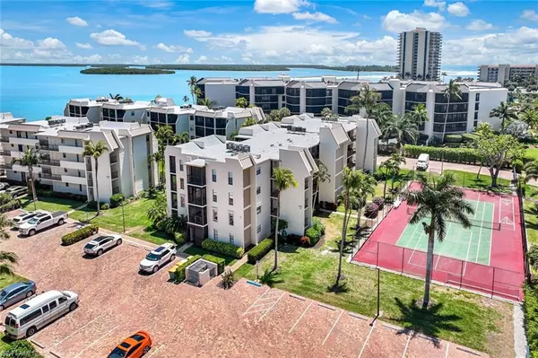 Marco Island, FL 34145,931 Collier CT A402