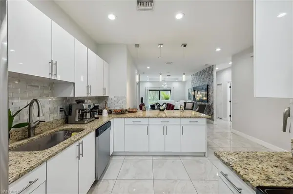 326 4th ST NE, Naples, FL 34120