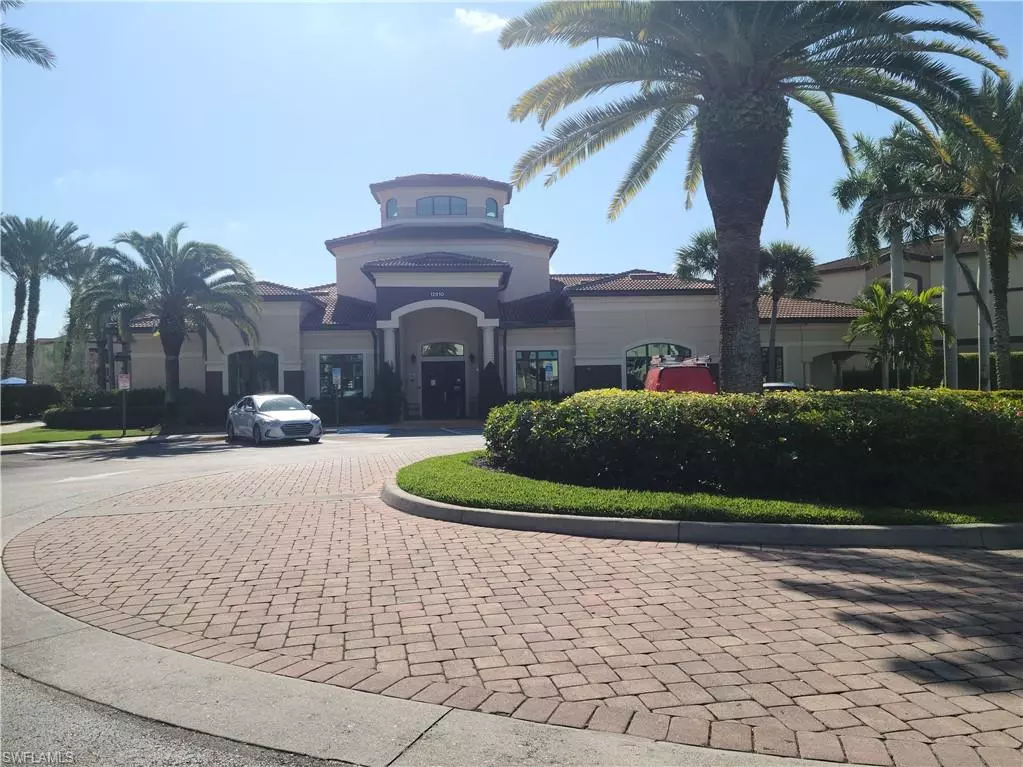 Naples, FL 34105,12940 Positano CIR 301