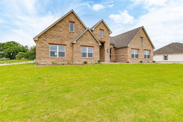 9005 Valley Oak Court, Springtown, TX 76082