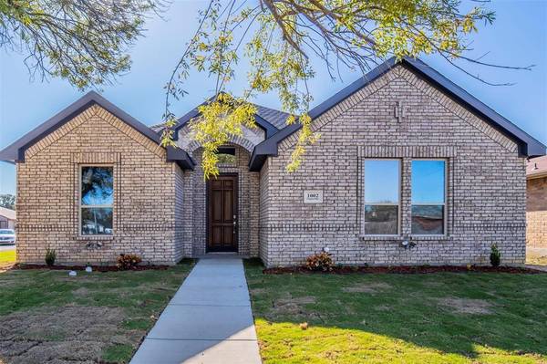 1002 S Pepperidge Drive,  Lancaster,  TX 75134