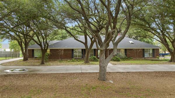 515 E Tripp Road, Sunnyvale, TX 75182