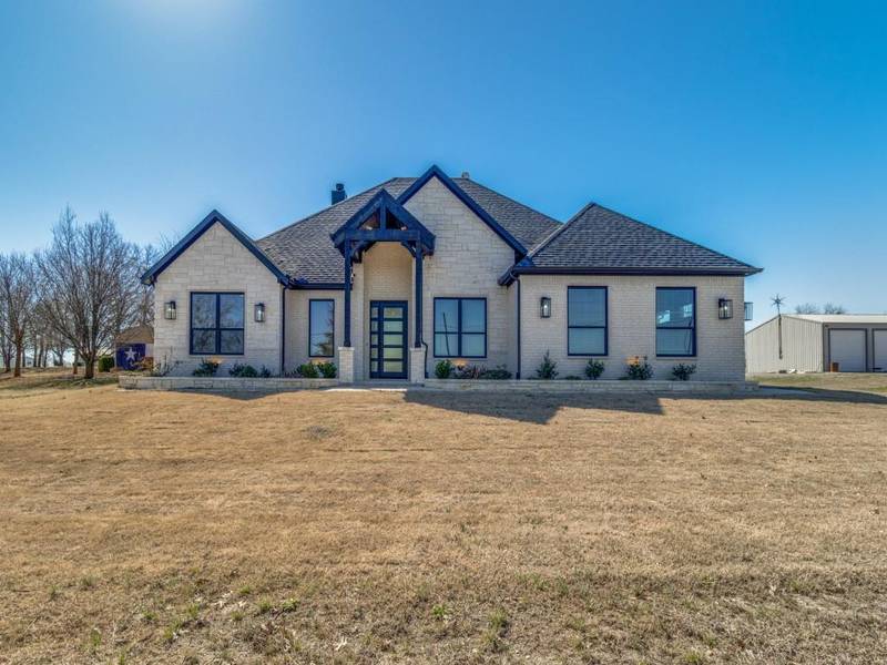 81 Henson Road, Van Alstyne, TX 75495