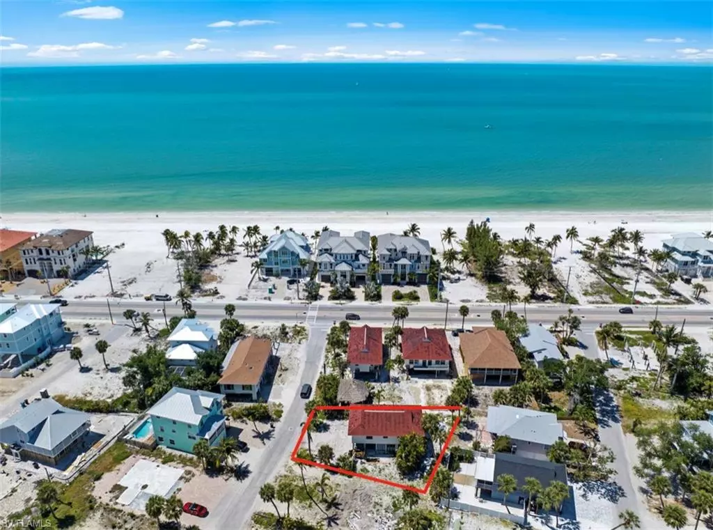 Fort Myers Beach, FL 33931,121 Washington AVE