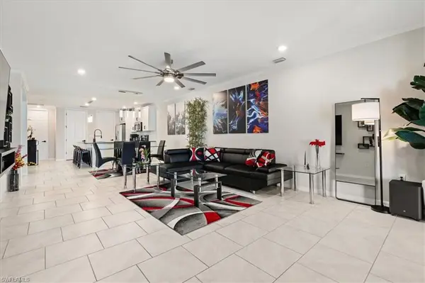 14672 Edgewater CIR, Naples, FL 34114