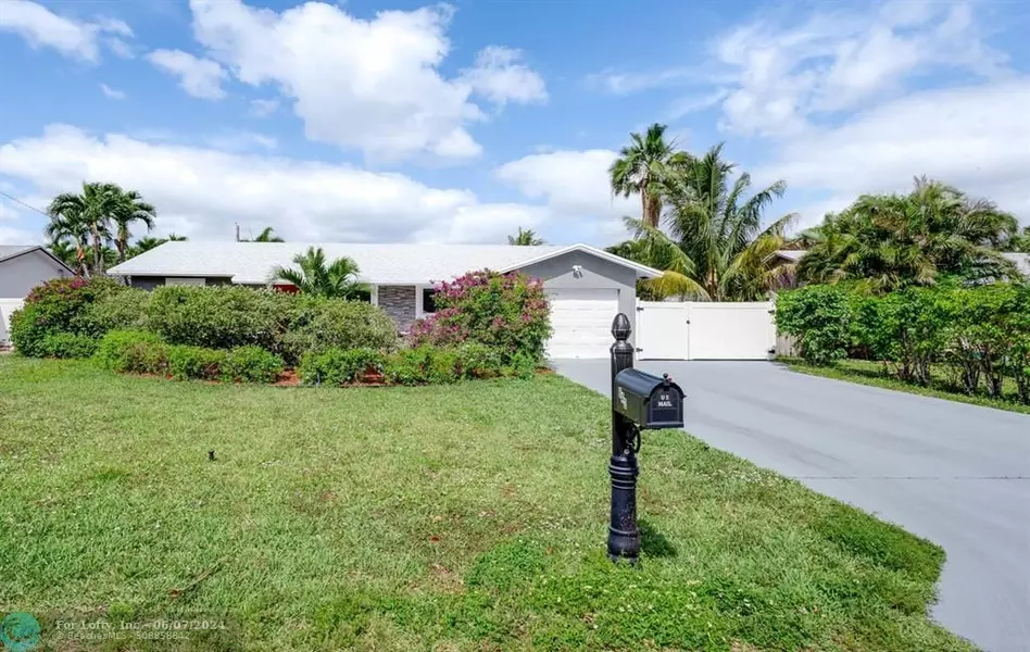 642 Bunting Drive, Delray Beach, FL 33444