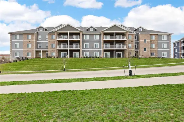 2871 Spring Rose Cir #203,  Coralville,  IA 52241