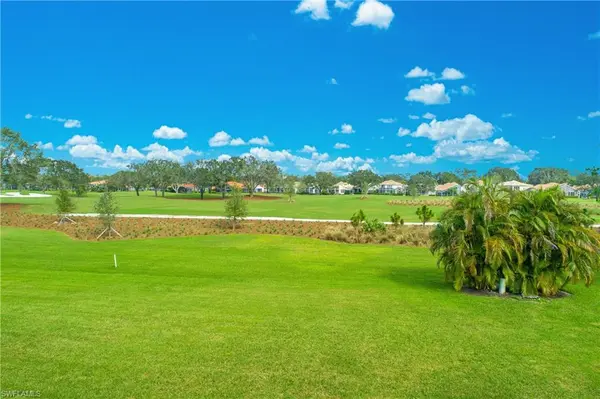 6045 Chardonnay LN 204, Naples, FL 34119