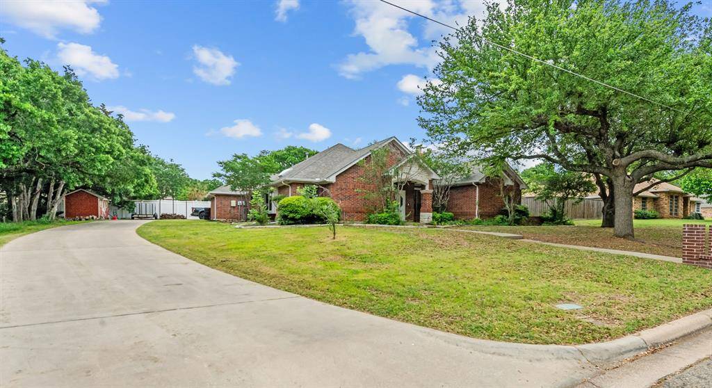 1821 Quail Run Drive, Corinth, TX 76208