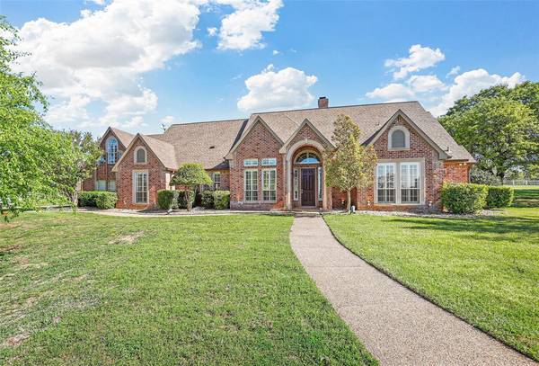 114 Red River Court, Azle, TX 76020