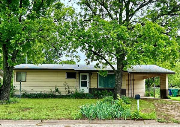 119 Ragland Street, Graham, TX 76450