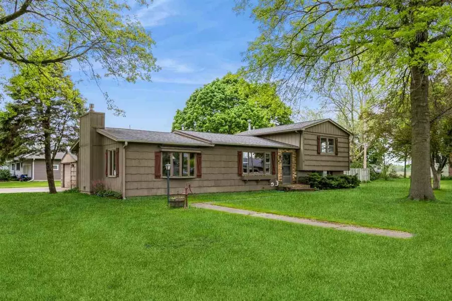 303 2nd Street, Hills, IA 52235