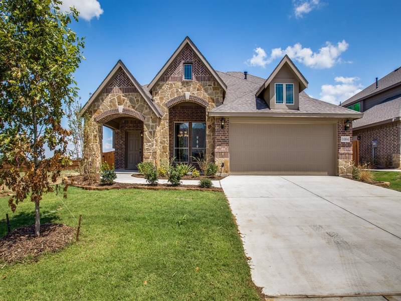 1004 Brenham Drive, Godley, TX 76044