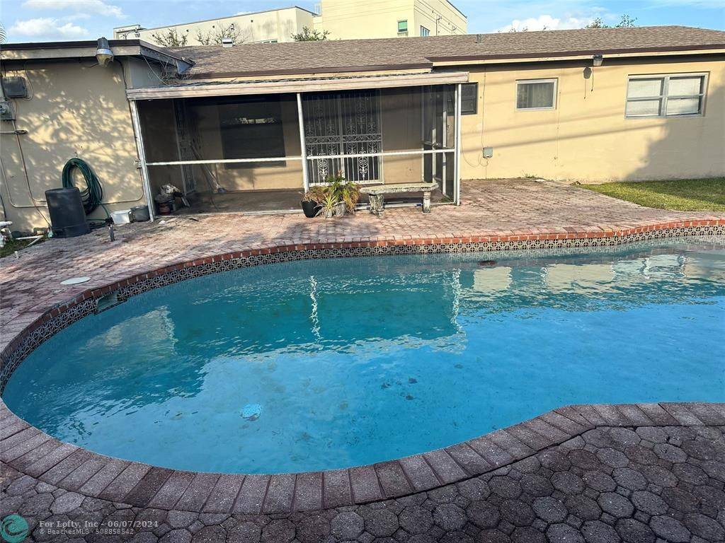 Miami Gardens, FL 33179,20730 NE Miami Ct