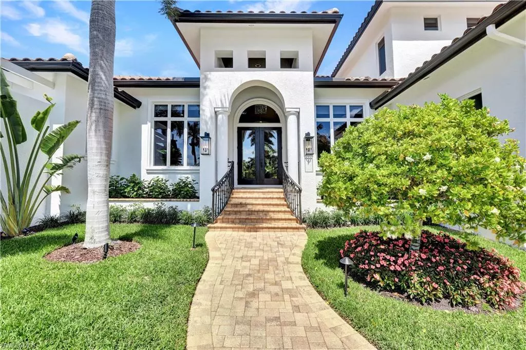 Naples, FL 34103,445 Putter Point DR