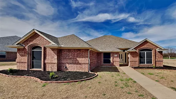 137 Honeysuckle Drive,  Justin,  TX 76247