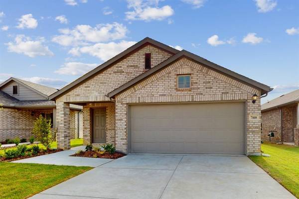 7108 Calshot Road, Pilot Point, TX 76258