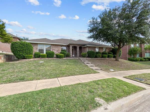 608 Azalea Drive, Glenn Heights, TX 75154