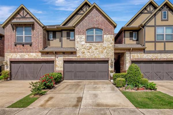 912 Brook Forest Lane,  Euless,  TX 76039