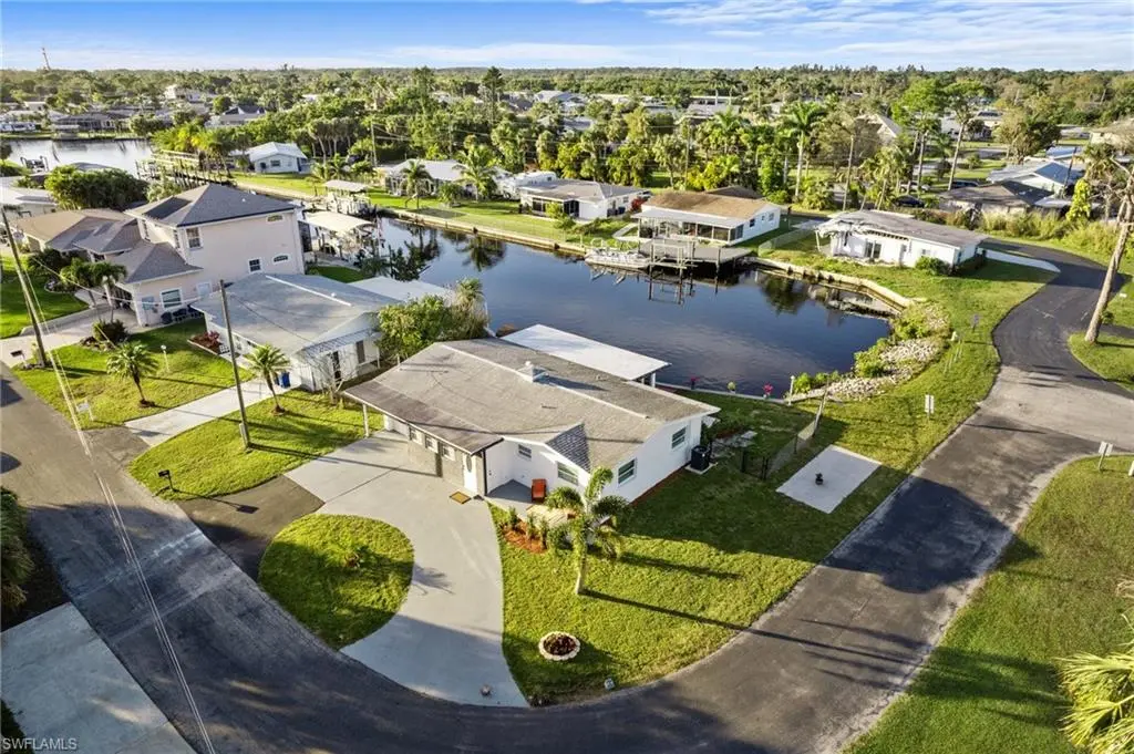 8141 Cleaves RD, North Fort Myers, FL 33903