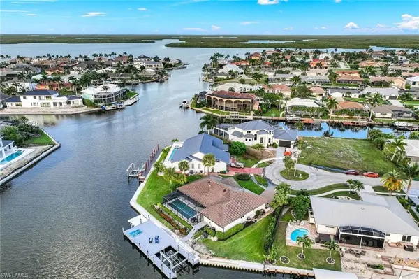 230 Geranium CT, Marco Island, FL 34145