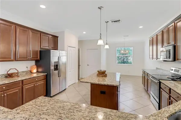 2215 Vermont LN, Naples, FL 34120