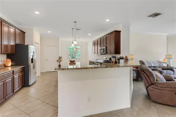 2215 Vermont LN, Naples, FL 34120