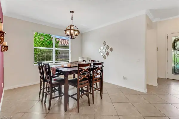 2215 Vermont LN, Naples, FL 34120