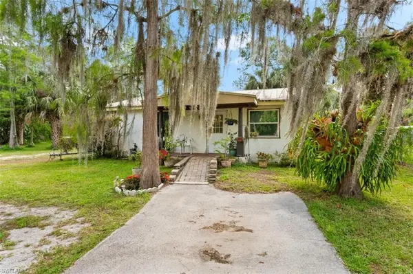 2280 Della DR, Naples, FL 34117