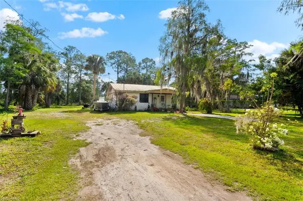 2280 Della DR, Naples, FL 34117