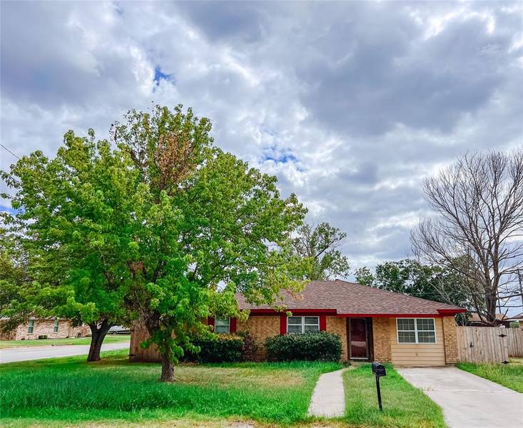 1009 Terrace Drive, Bangs, TX 76823