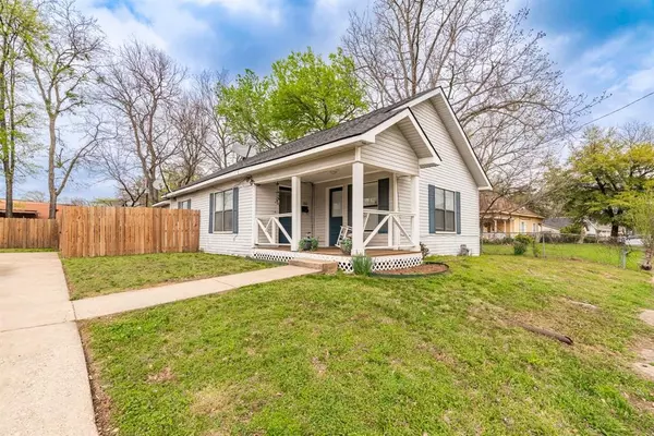 1006 Sycamore Street, Commerce, TX 75428