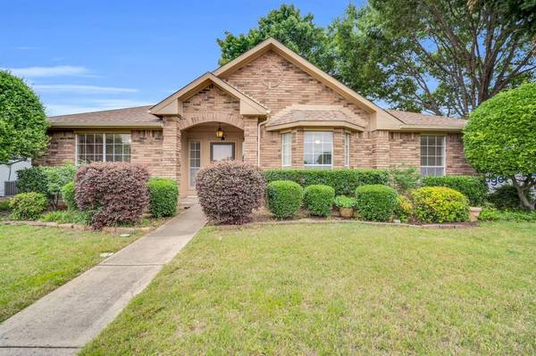 1300 E Branch Hollow Drive, Carrollton, TX 75007