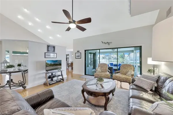 230 Windbrook CT, Marco Island, FL 34145