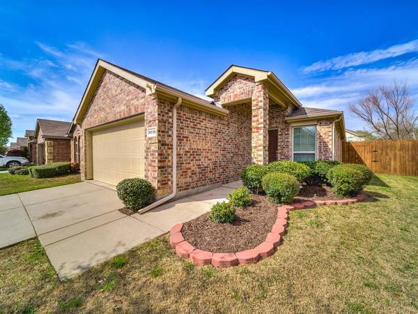 8713 Yosemite Trail, Cross Roads, TX 76227