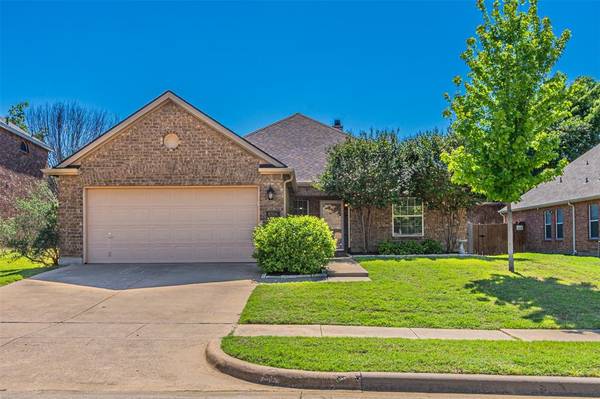 8306 Carallia Court, Arlington, TX 76002