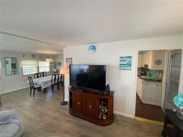 137 Enchanting BLVD, Naples, FL 34112