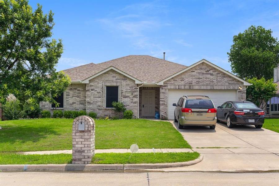 1918 Fountain Spray Drive, Wylie, TX 75098