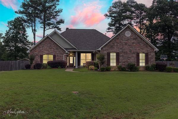 1909 Sparrow Ridge Circle, Haughton, LA 71037