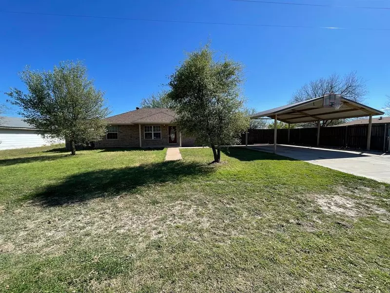 2933 Fm 614, Ovalo, TX 79541