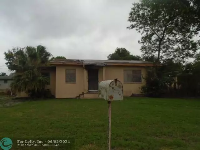 209 NW 14th St, Belle Glade, FL 33430