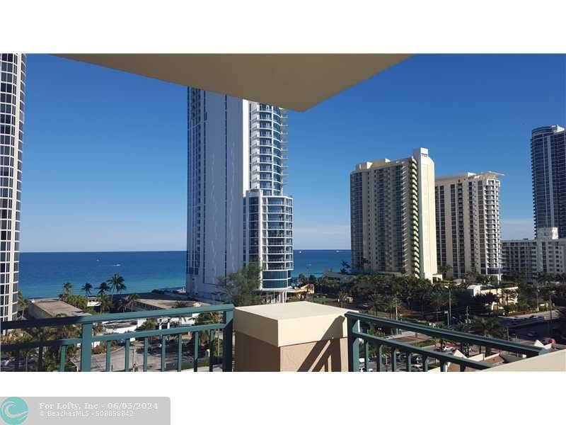 Sunny Isles Beach, FL 33160,17555 Atlantic Blvd  #1001