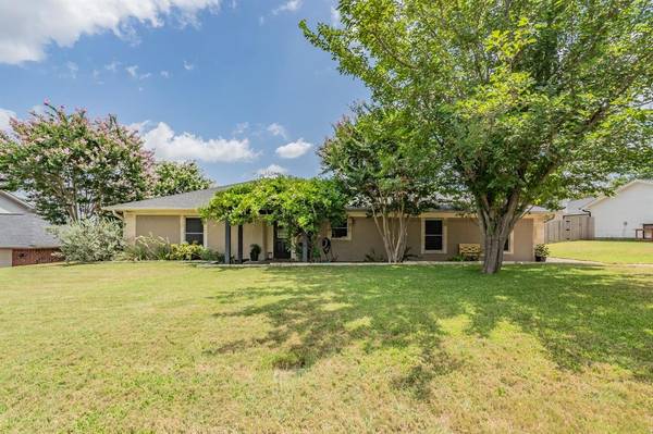 509 Hilltop Place, Joshua, TX 76058