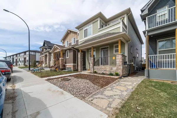 Calgary, AB T3P 1N3,276 Lucas AVE NW