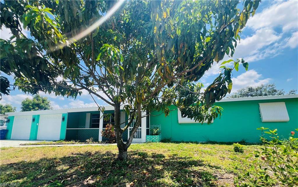 Lehigh Acres, FL 33936,104 Texas RD