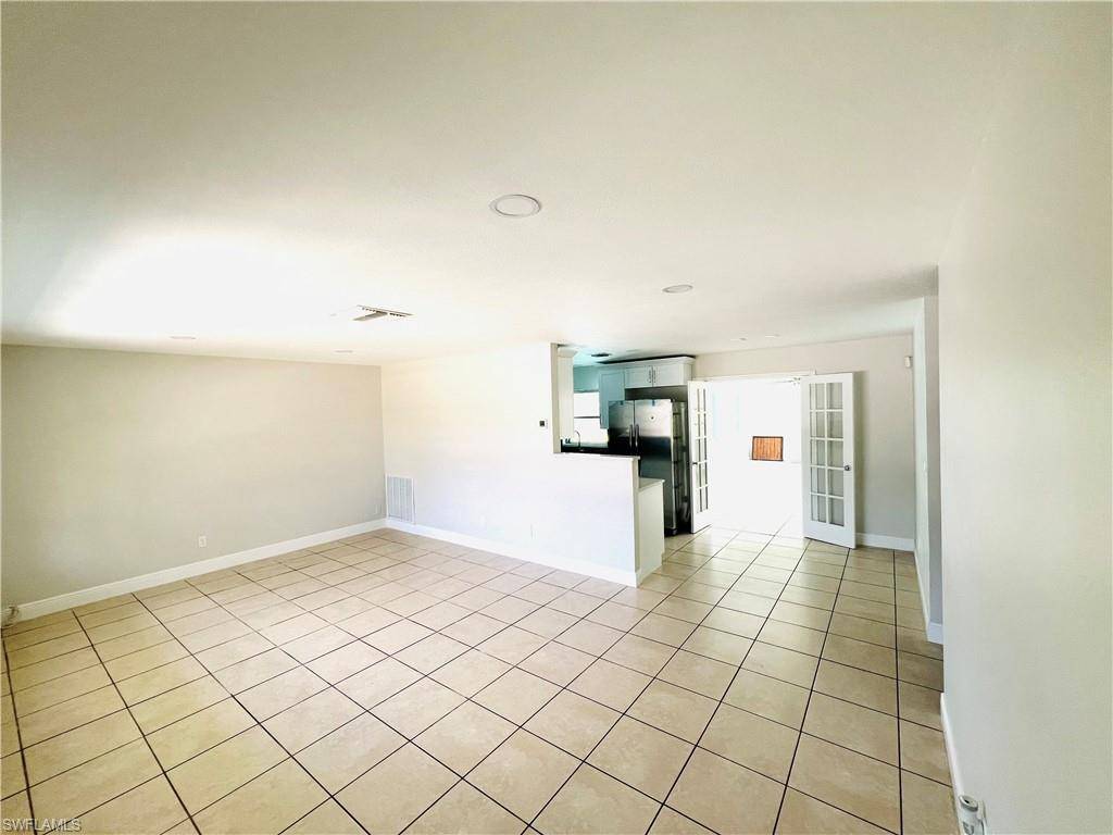 Lehigh Acres, FL 33936,104 Texas RD