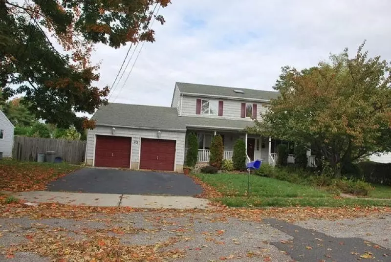 15 Hedge Dr, Oceanport Boro, NJ 07757