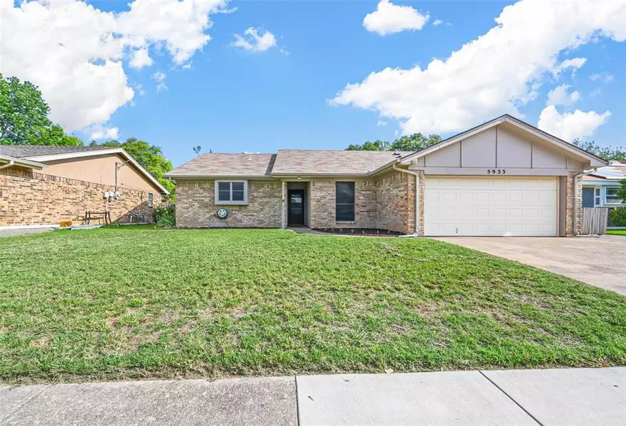 5933 Birchill Road, Watauga, TX 76148